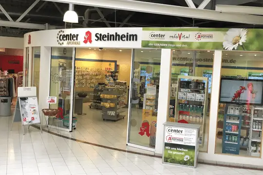 Aufnahme der Apotheke aus dem Center